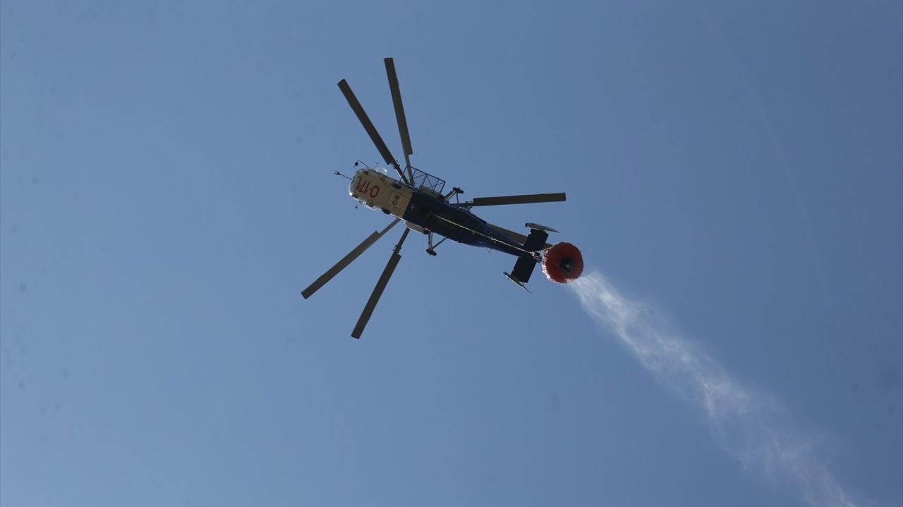 Çanakkale'de Orman Yangınına Havadan ve Karadan Müdahale Sürüyor