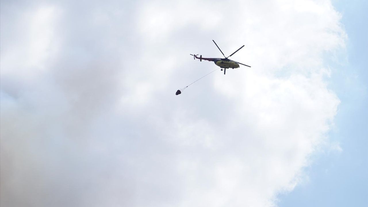 Çanakkale'deki Yangın Kontrol Altına Alınıyor, Gemi Trafigi Askıya Alındı