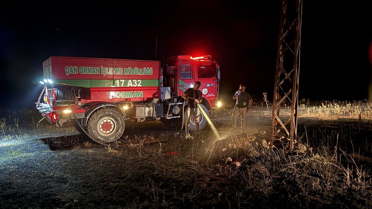 Çanakkale'de Tarım Arazisinde Yangın Kontrol Altına Alındı