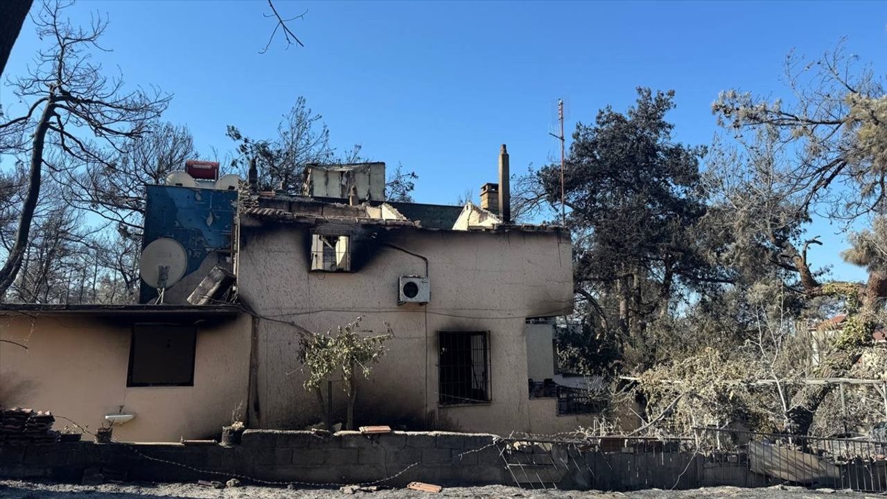 Çanakkale'deki Orman Yangını Kontrol Altında: Vali Toraman Açıklamada Bulundu