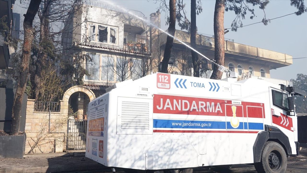 Çanakkale'deki Orman Yangınına Hızla Müdahale Ediliyor