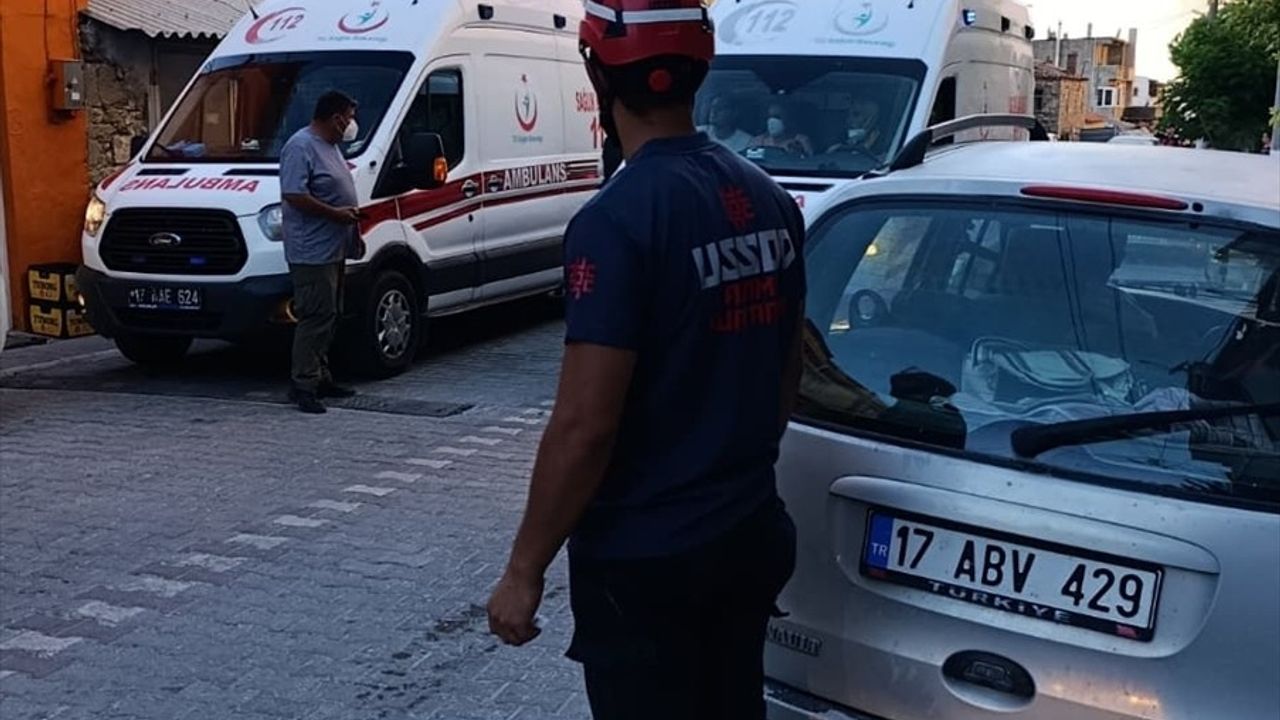 Çanakkale'deki Orman Yangınında Ekip Alevlerden Kurtarıldı