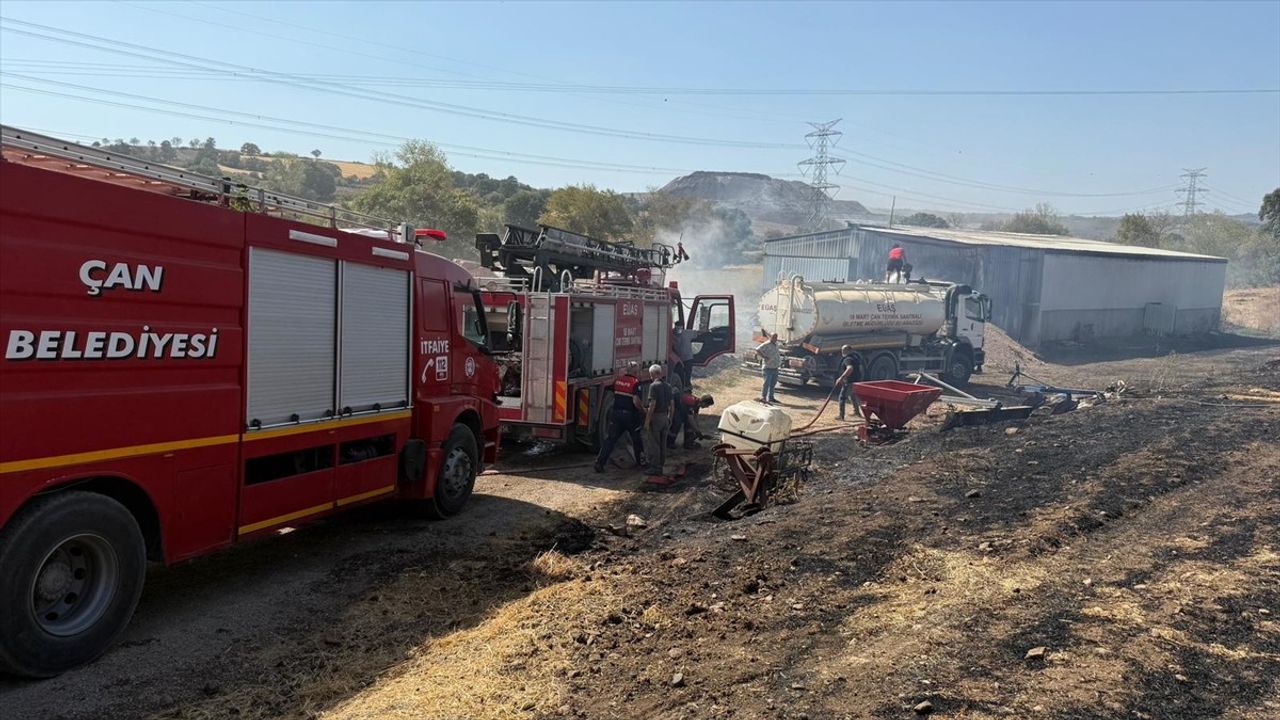 Çanakkale Yayaköy'de Ahır Yangını Söndürüldü
