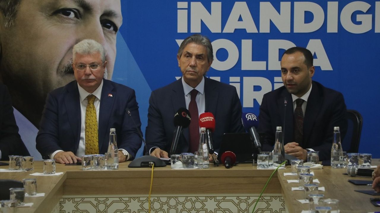 Çankırı'da Mustafa Demir: AK Parti "Hizmet", CHP "Hezimet" Belediyeciliği