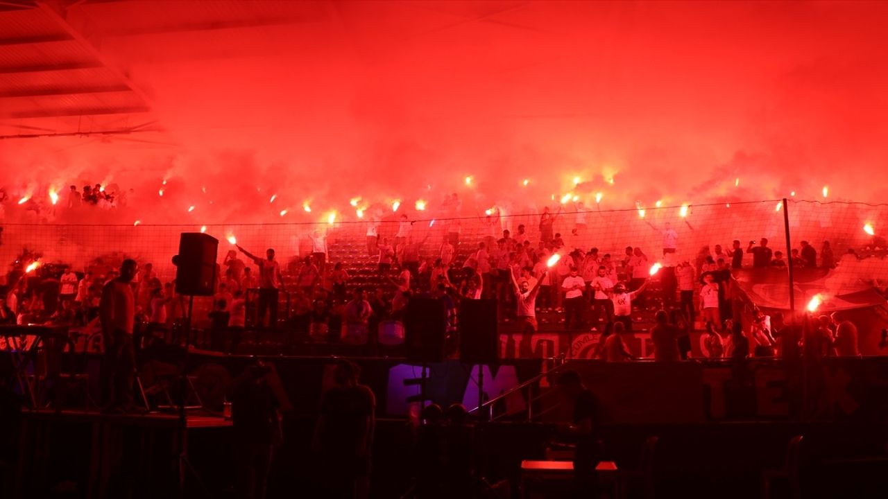 Çaykur Rizespor, Taraftarlarıyla Havanın Coşkusunu Paylaştı