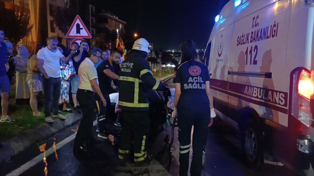 Çerkezköy'de Yaya Geçidinde Kaza: Otomobil İki Kadına Çarptı, Anlar Kamerada