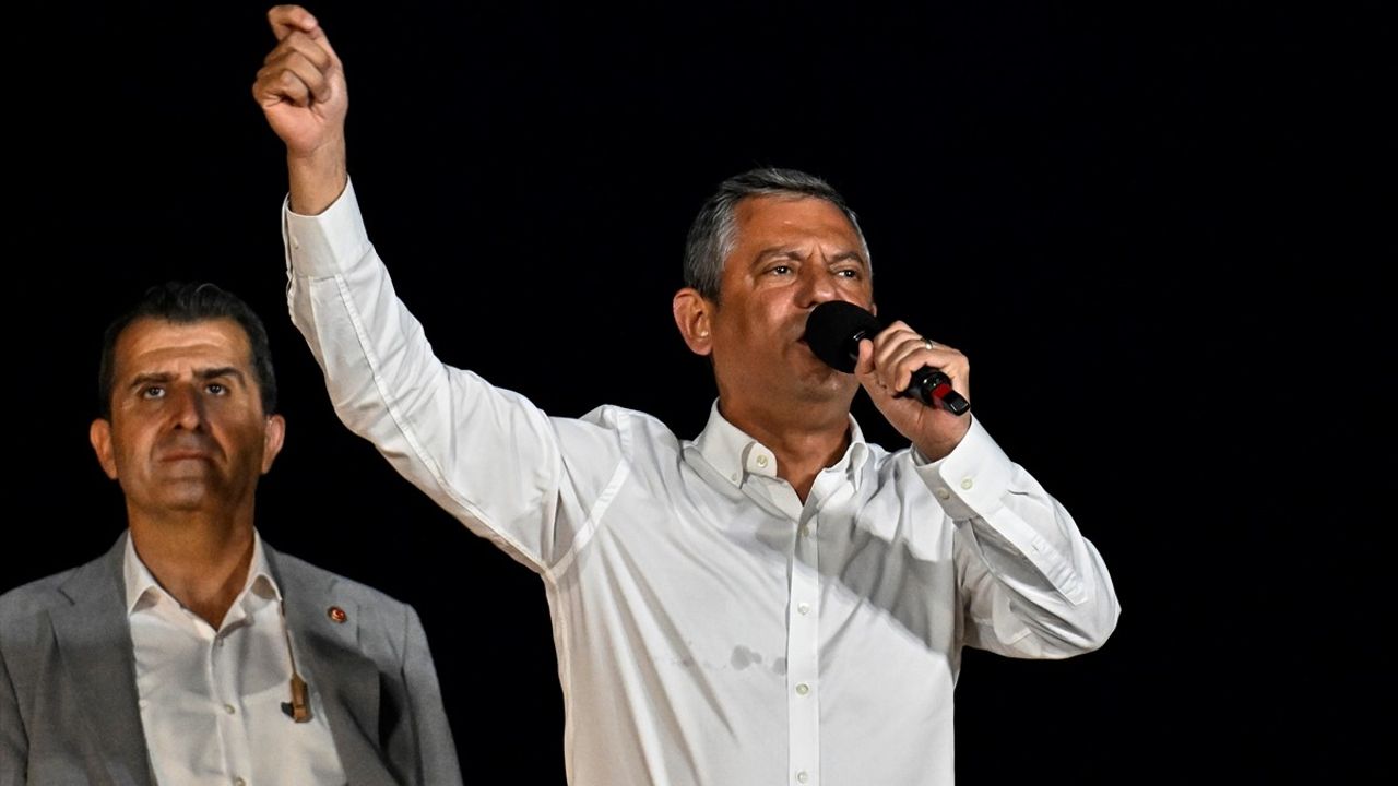 CHP Genel Başkanı Özgür Özel, Tuzla'da Yolsuzluk ve Kadın Cinayetlerine Dikkat Çekti