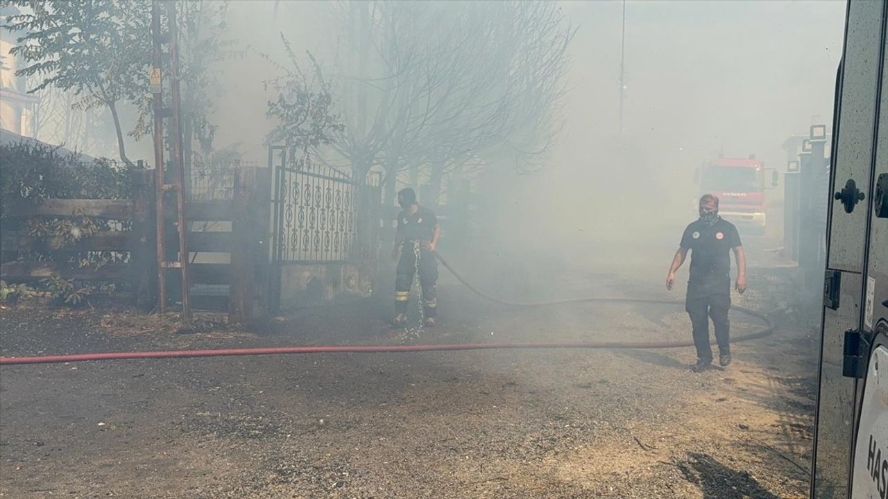 Çorlu'da Otluk Yangını Söndürüldü: Villa Kullanılamaz Hale Geldi