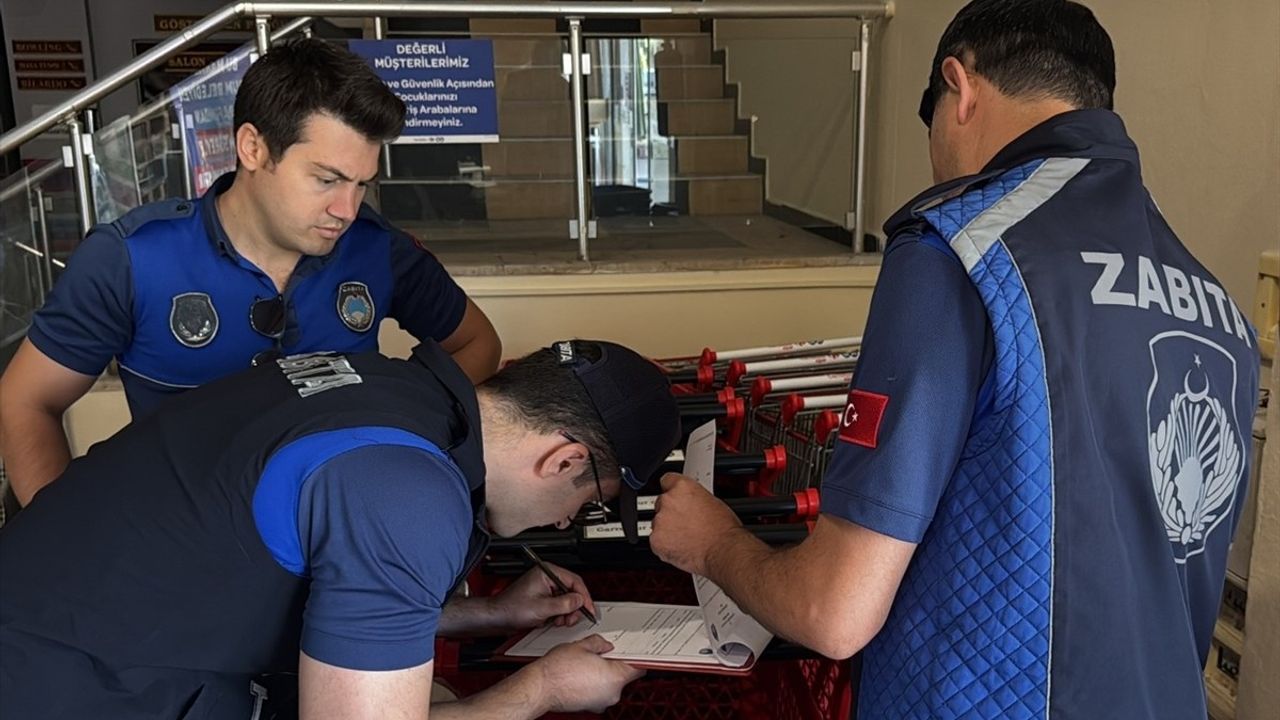 Çorum'da Zincir Market Şubesine Son Kullanma Tarihi Geçmiş Ürün Satışı Nedeniyle 1 Günlük Kapatma