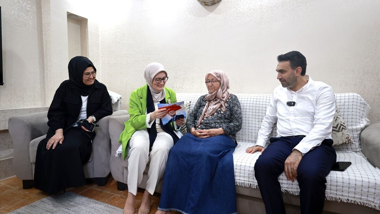 Cumhurbaşkanı Erdoğan'ın 'Terörsüz Türkiye' Mektubu Şehit Annesine Ulaştı