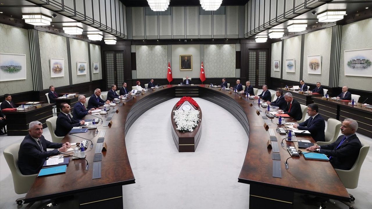Cumhurbaşkanlığı Kabinesi Toplandı: Kritik Gündem