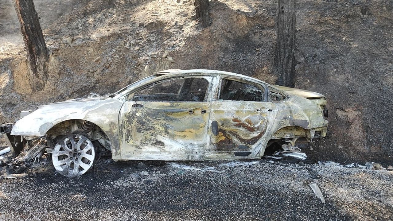 Dalaman'da Otomobilden Ormana Sıçrayan Yangın Söndürüldü