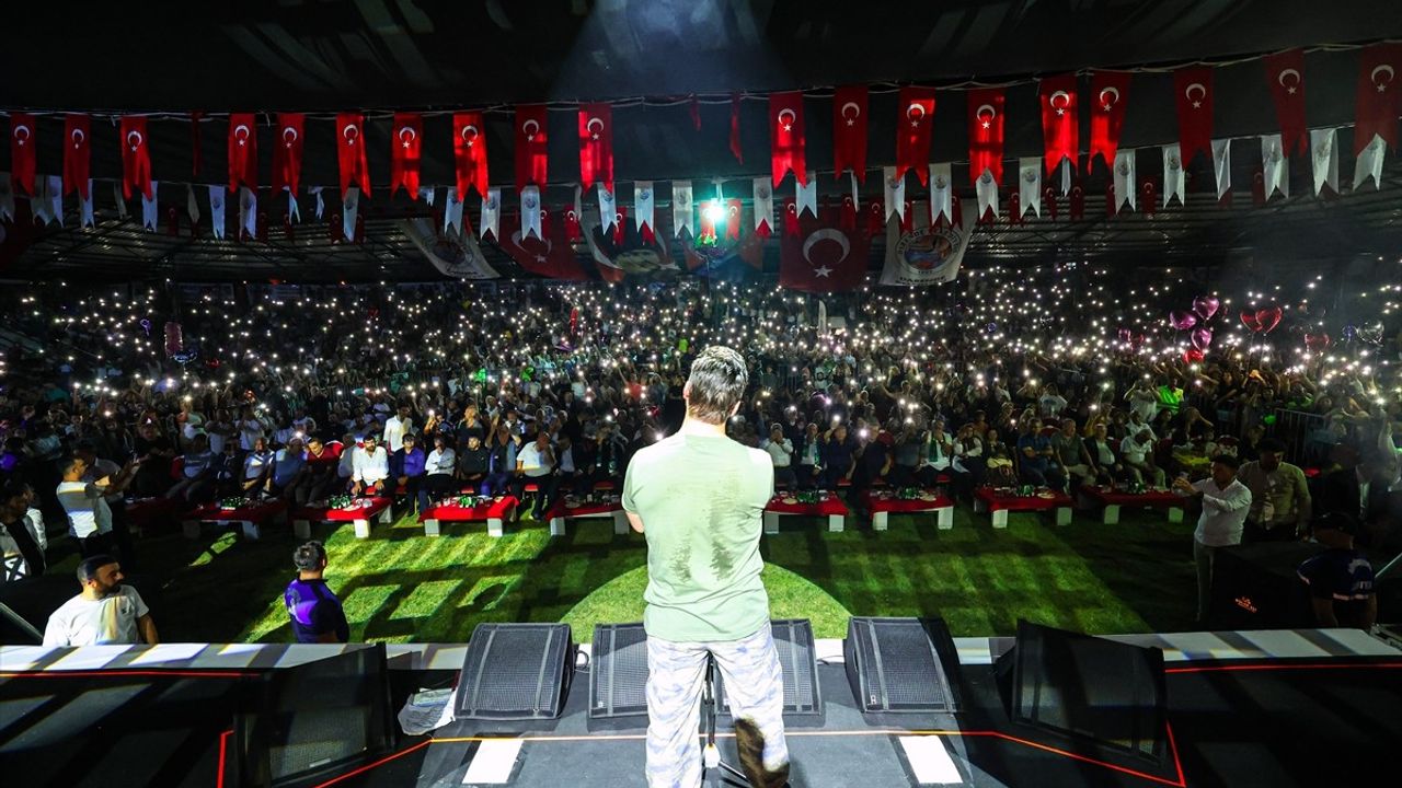Darende'de 72. Zengibar Karakucak Festivali'nde Sinan Akçıl Konseri