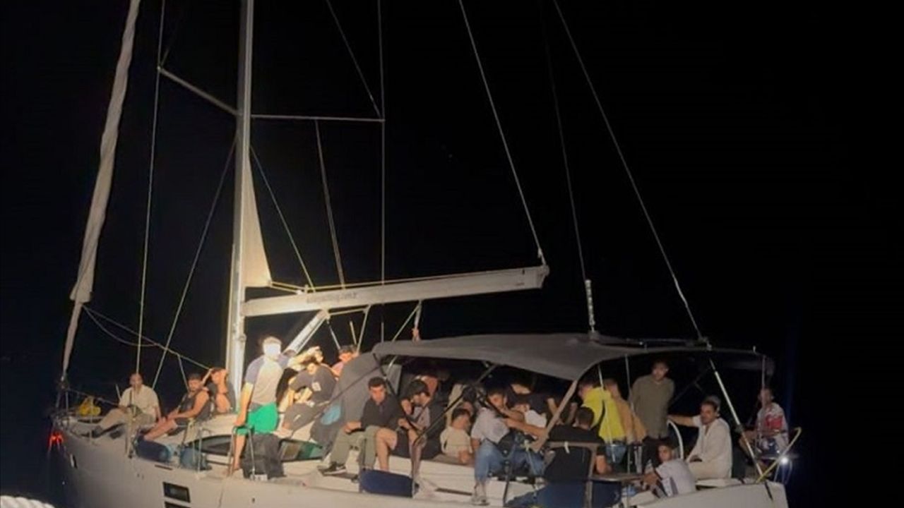 Datça Açıklarında Motor Arızası: 77 Düzensiz Göçmen Kurtarıldı