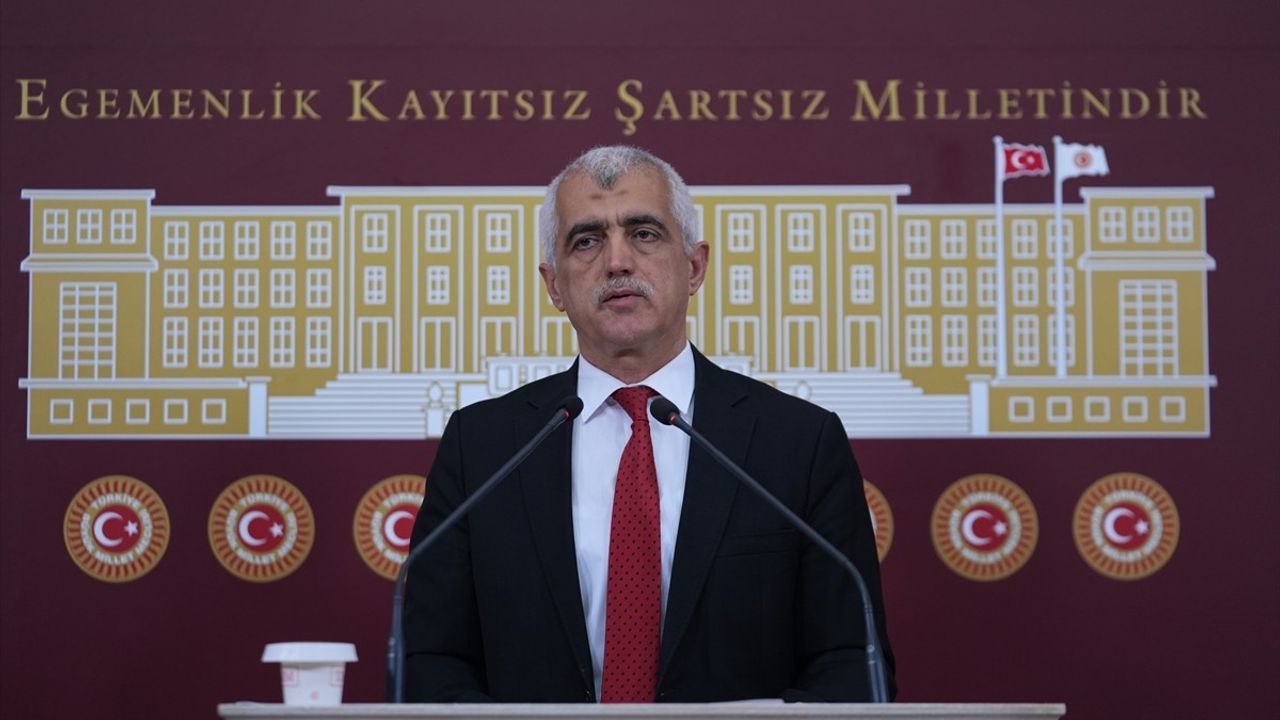 DEM Parti'li Gergerlioğlu, Sahte Diploma ve Ehliyet Operasyonlarını Değerlendirdi