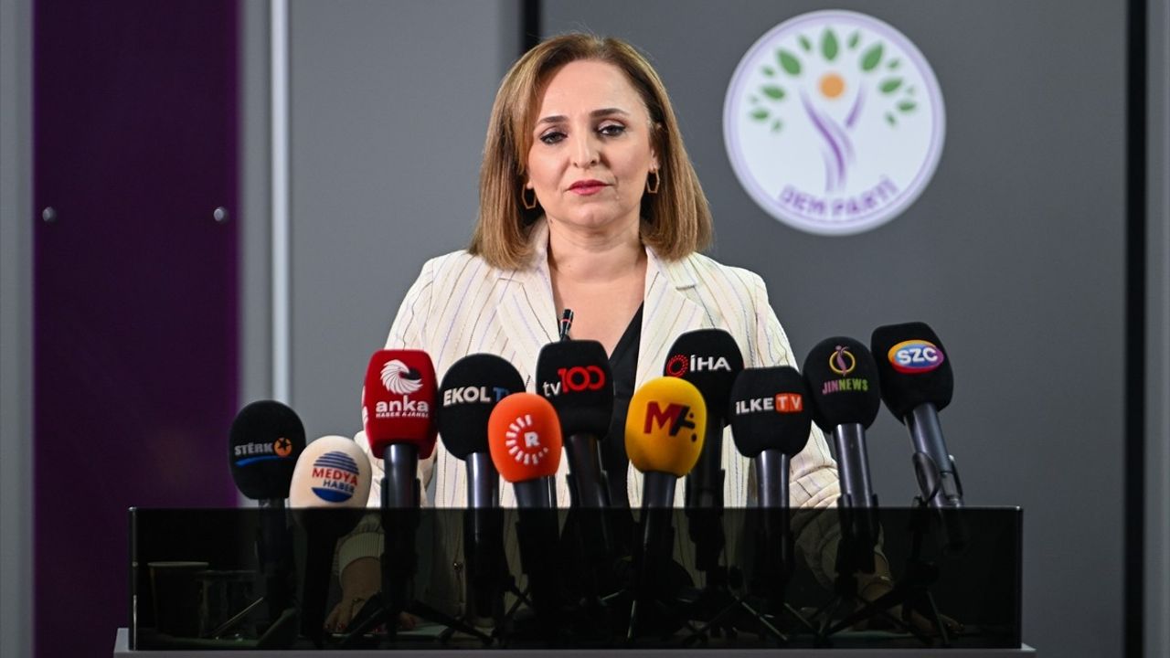 DEM Parti Sözcüsü Doğan'dan Önemli Açıklamalar: 'Komisyonun İlk Toplantısını Değerli Buluyoruz'