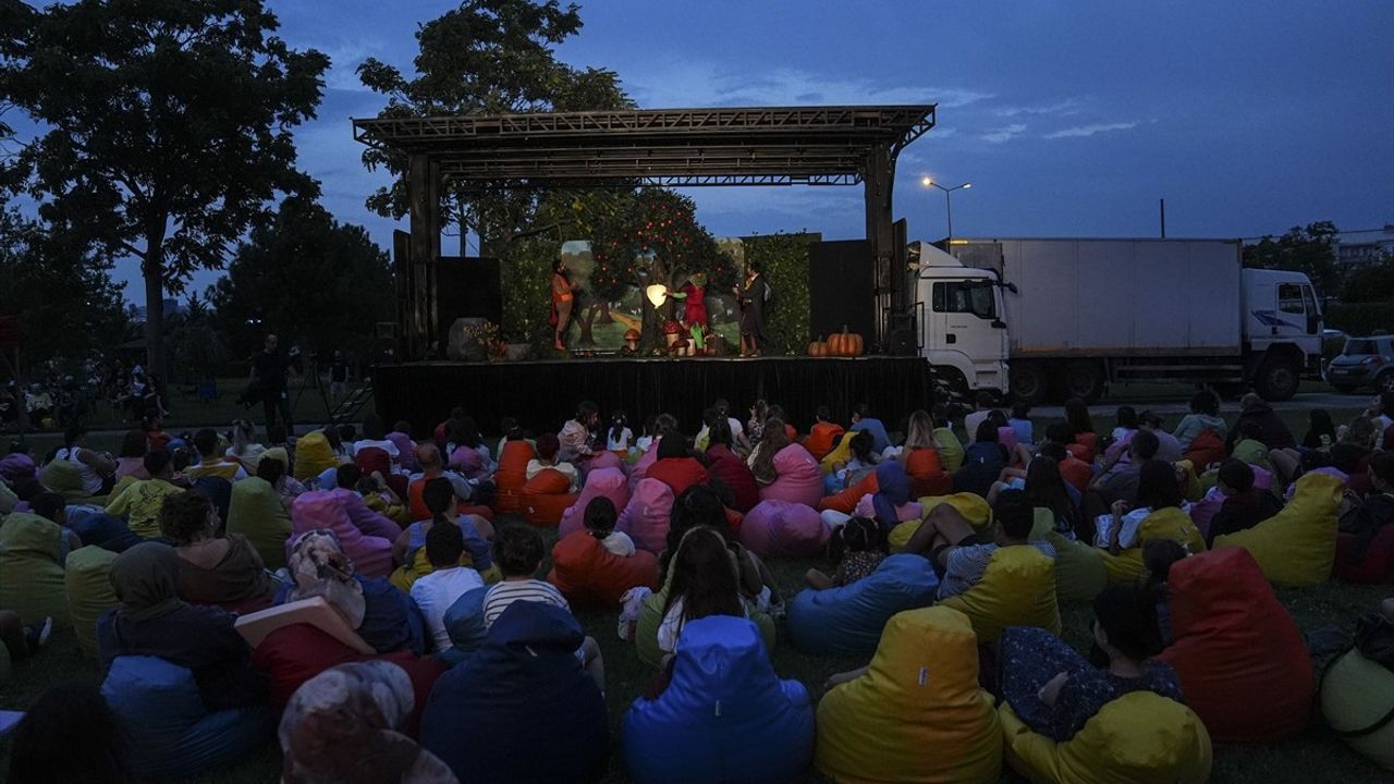 Devlet Tiyatroları Kamyon Tiyatrosu Yaz Sezonunu CSO Ada Ankara'da Açıkladı