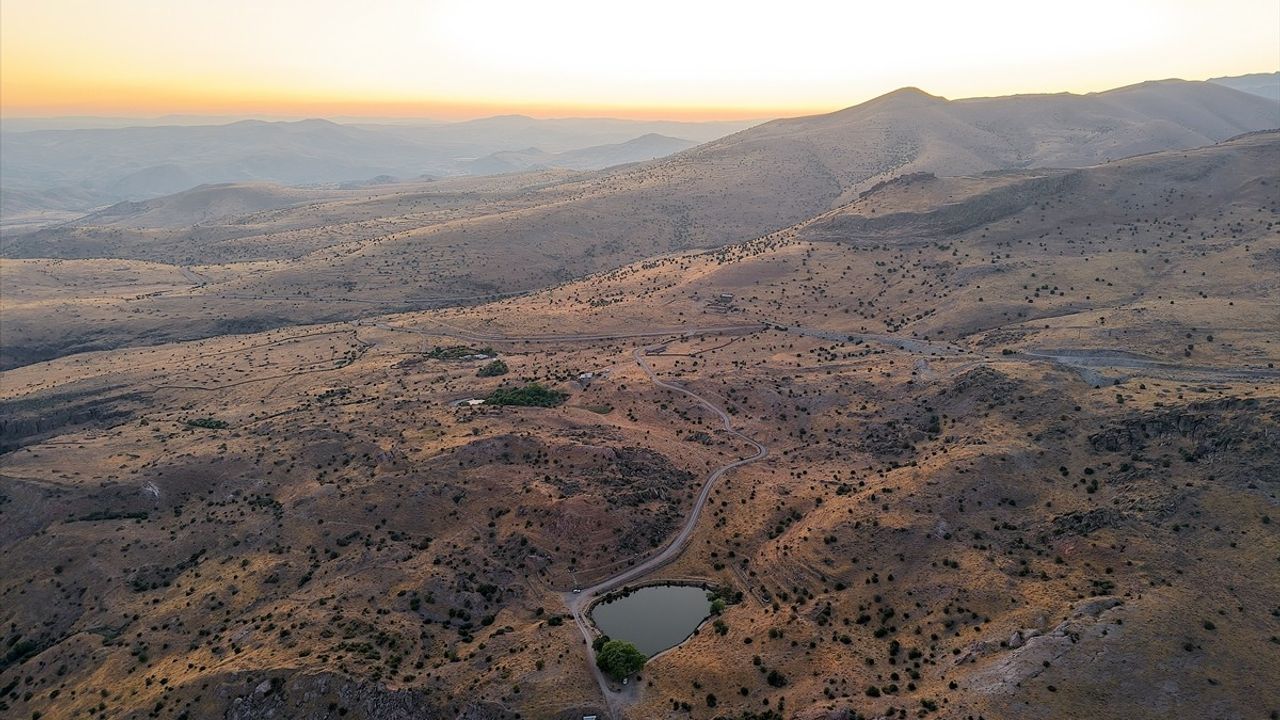 Dipsiz Göl'de Dronla Gün Batımı: Malatya'da Eşsiz Manzara