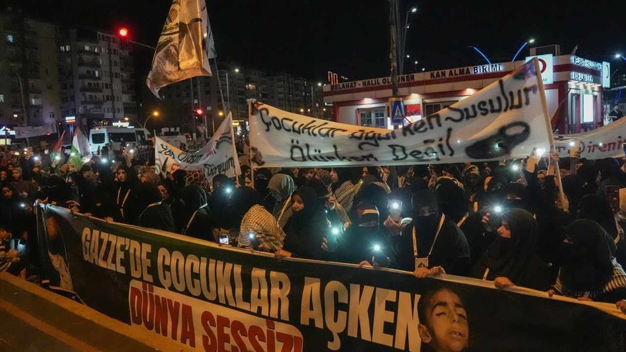 Diyarbakır'da İsrail Saldırılarına Büyük Protesto