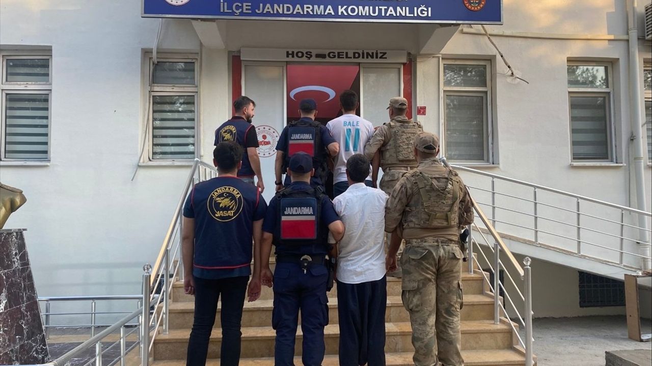 Diyarbakır'da Mermer Ocağına Ateş: 2 Zanlı Yakalandı, 3 Av Tüfeği Ele Geçirildi