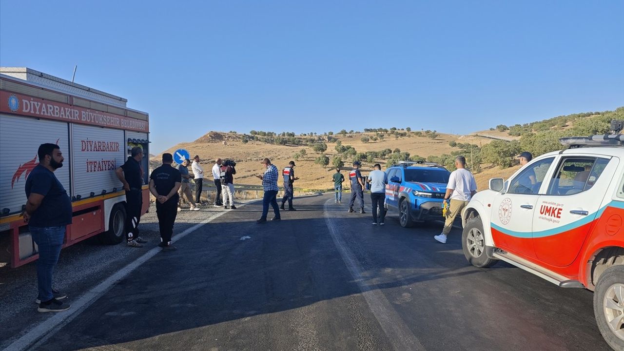 Diyarbakır'da Minibüs Devrildi: 1 Ölü, 15 Yaralı