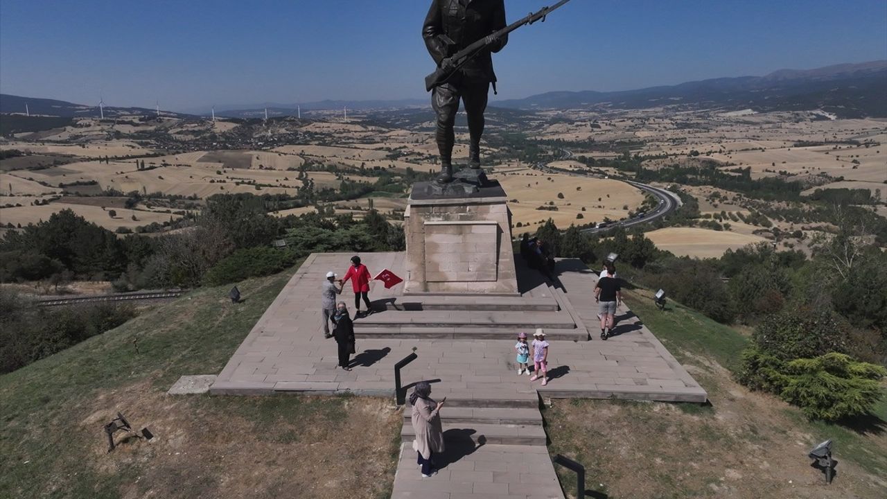 Dumlupınar Şehitliği'nde 30 Ağustos'ta 103. Yıl Ziyaretçi Akını