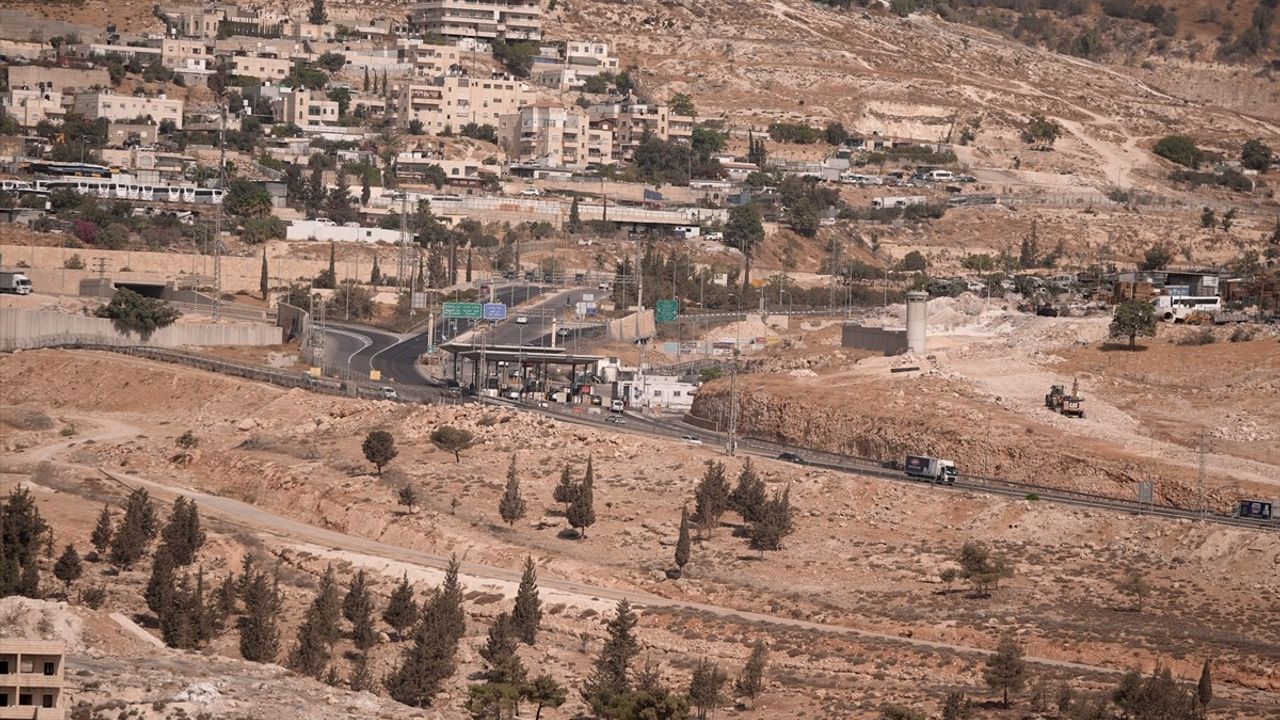 E1 Projesi Cebel el-Baba Bedevilerini 'Yeni Nekbe'yle Tehdit Ediyor