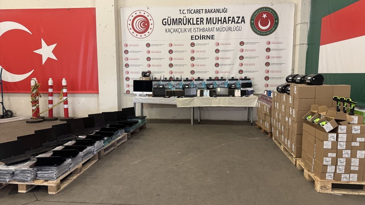 Edirne'de Gümrük Operasyonu: Binlerce Elektronik Sigara ve Kaçak Eşya Ele Geçirildi