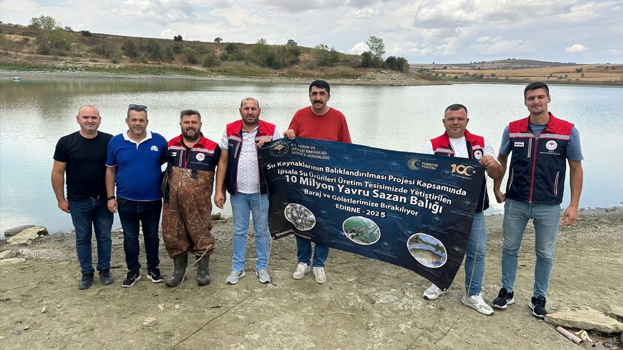 Edirne'de Üretilen 975 bin 440 Pullu Sazan Yavrusu Tekirdağ Göletlerine Bırakıldı