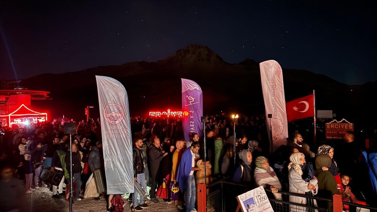 Erciyes'te Perseid Meteor Yağmuru: Kayseri'de 2 bin 650 metrede Gökyüzü Şovu