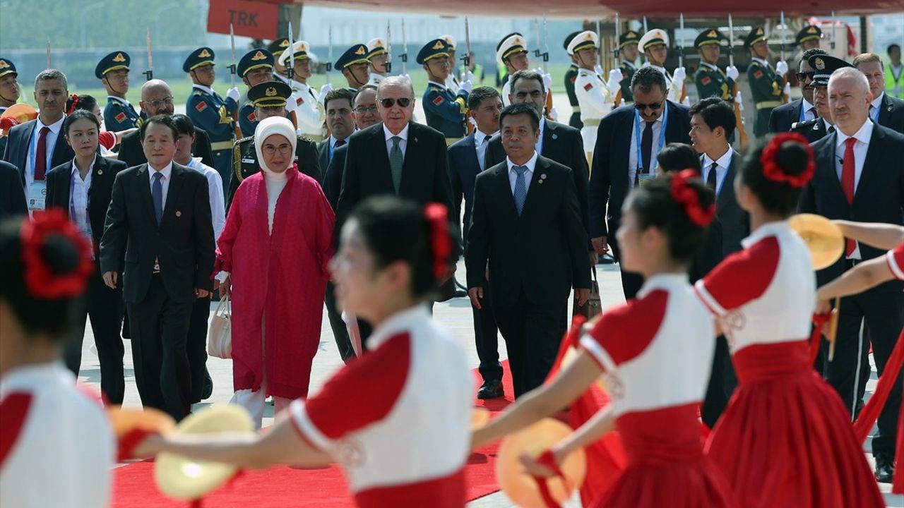 Erdoğan Çin'e Geldi: Şanghay İşbirliği Örgütü 25. Zirvesi İçin Tiencin'de