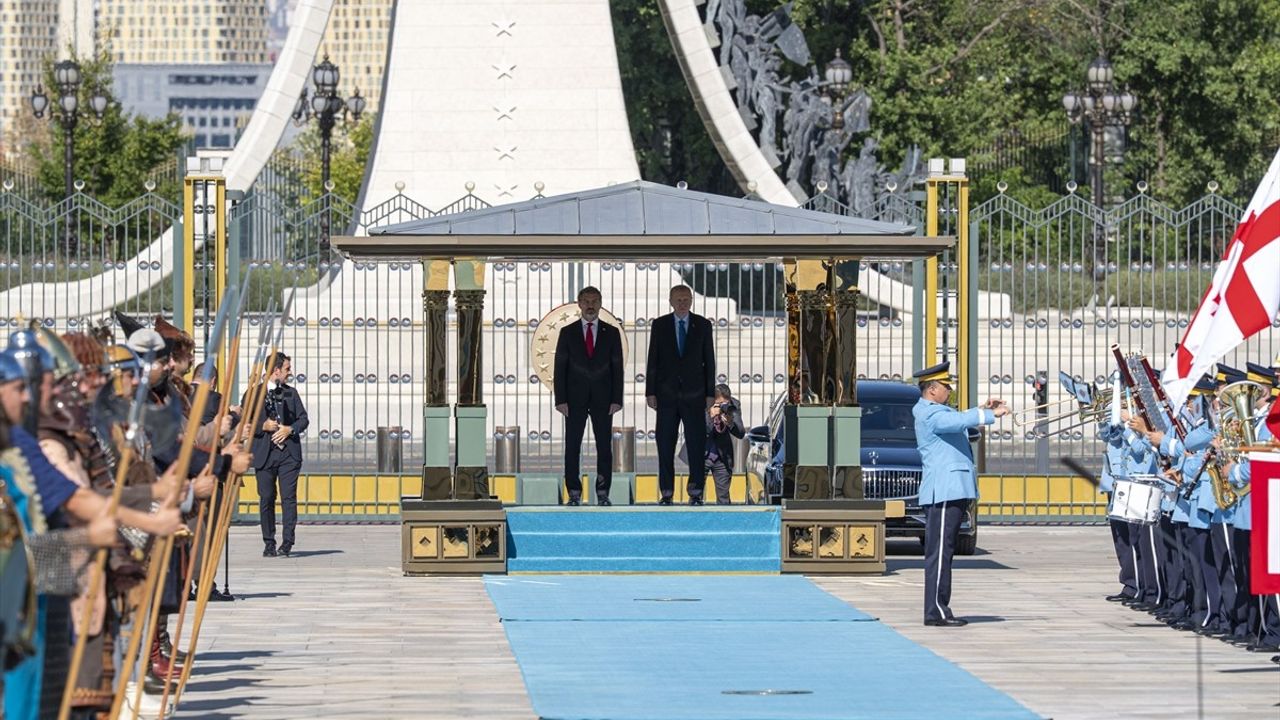 Erdoğan, Gürcistan Cumhurbaşkanı Kavelashvili'yi resmi törenle karşıladı