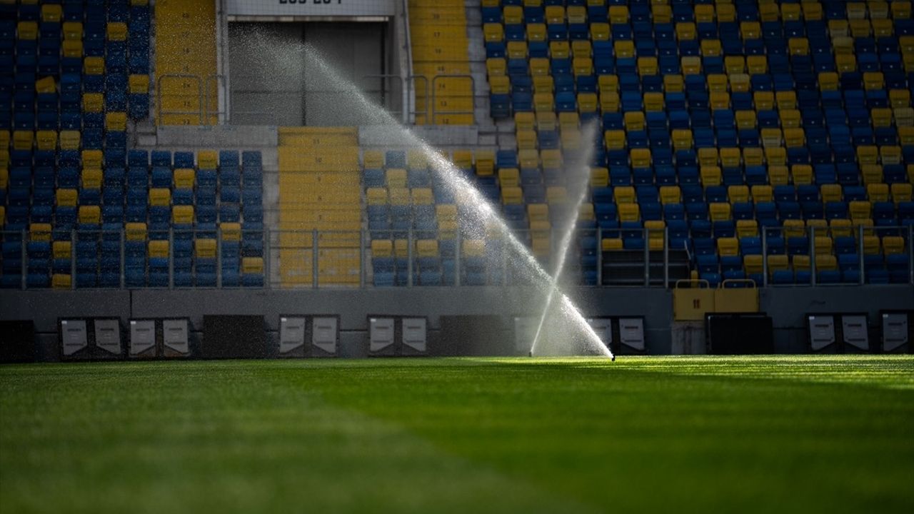 Eryaman Stadı Zemini Yenilendi: Yeni Hibrit Sistem ve Gölgelik Kuruldu