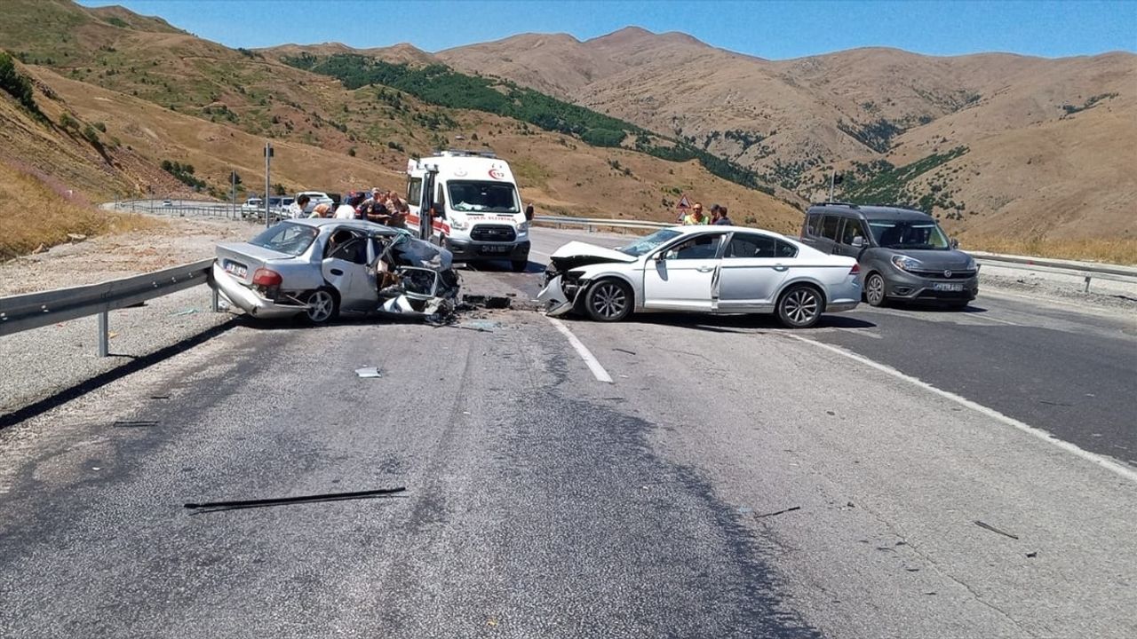 Erzincan'da Trafik Kazası: Kızıldağ'da 3 Ölü, 6 Yaralı