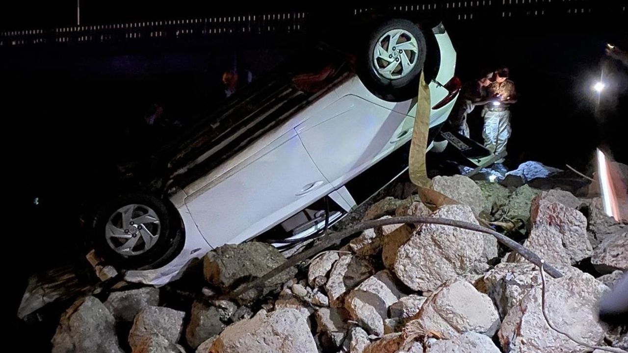 Erzurum'da Karasu Çayı'na düşen otomobil: 1 ölü, 1 yaralı, 1 kişi kayıp