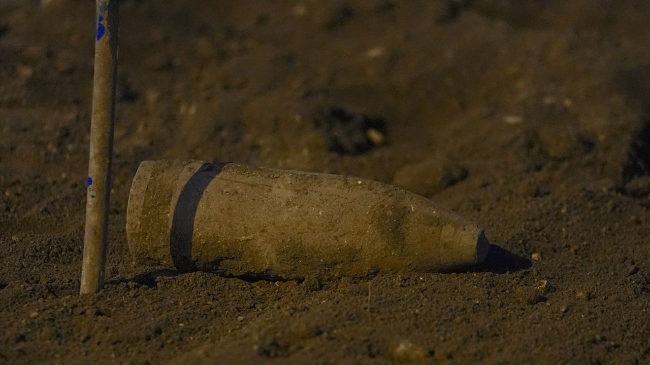 Erzurum'da Peyzaj Çalışması Sırasında İki Patlamamış Top Mermisi Bulundu
