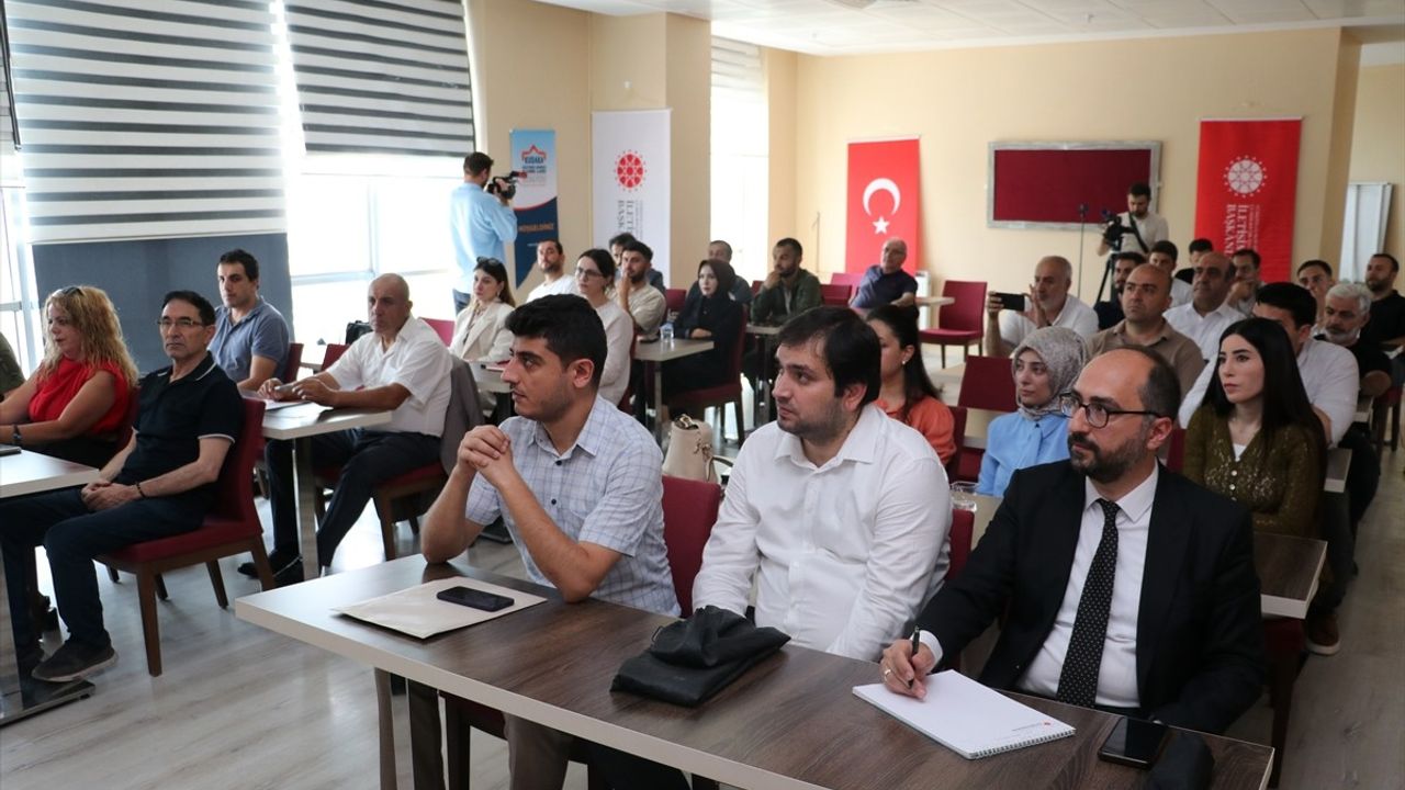 Erzurum'da Yapay Zeka Destekli Medya Eğitimi Düzenlendi