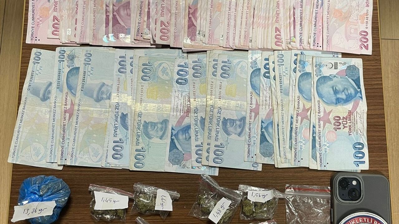 Esenyurt'ta Araçta Uyuşturucu Bulunan Şüpheli Tutuklandı