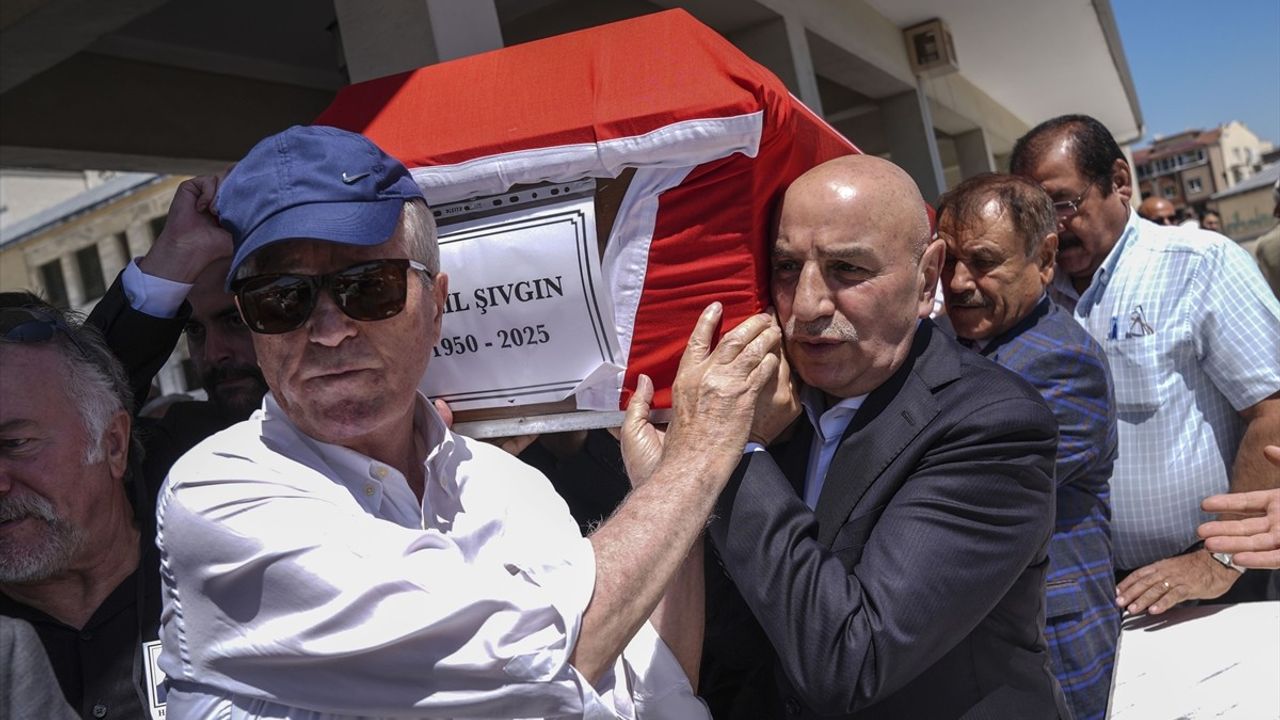 Eski Sağlık Bakanı Halil Şıvgın, Ankara'da Son Yolculuğuna Uğurlandı