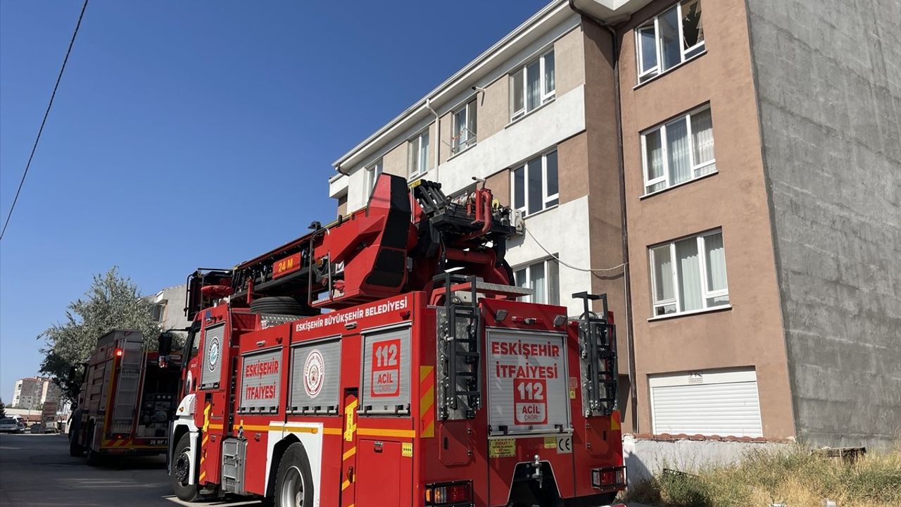 Eskişehir'de Yangında Dumandan Etkilenen Kişi Hayatını Kaybetti