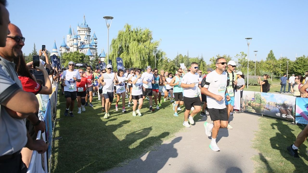 ETİ Lifalif 6. Uluslararası Eskişehir Yarı Maratonu ve Spor Festivali Tamamlandı