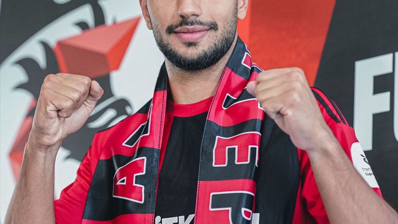 Gaziantep FK, Melih Kabasakal'ı Resmen Renklerine Bağladı