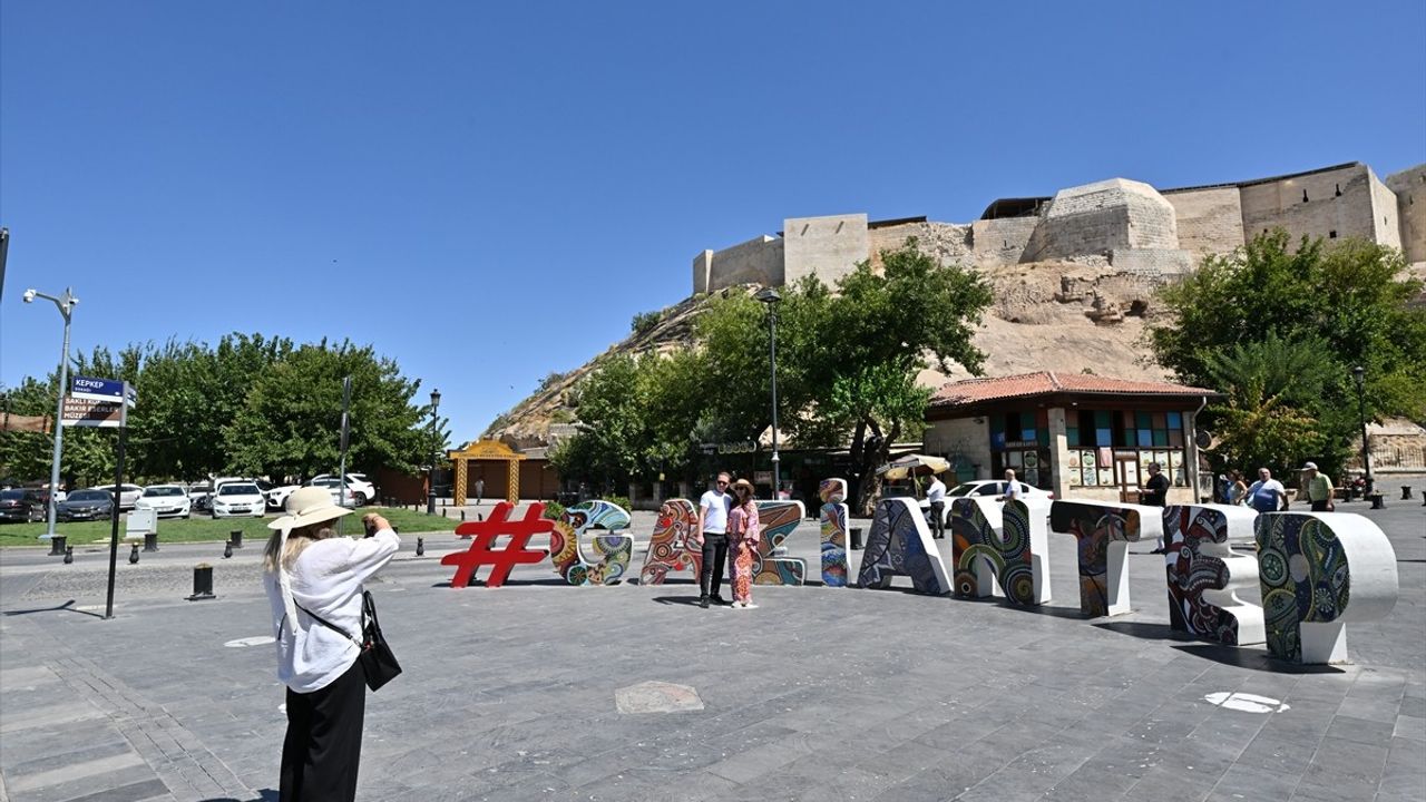 Gaziantep'te 40°C: Vatandaşlar 'Doğal Klima' Mağara Kafeye Sığınıyor