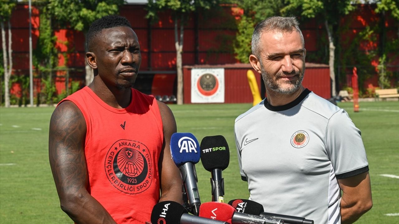 Gençlerbirliği Teknik Direktörü Eroğlu'dan Taraftara Sabır Çağrısı