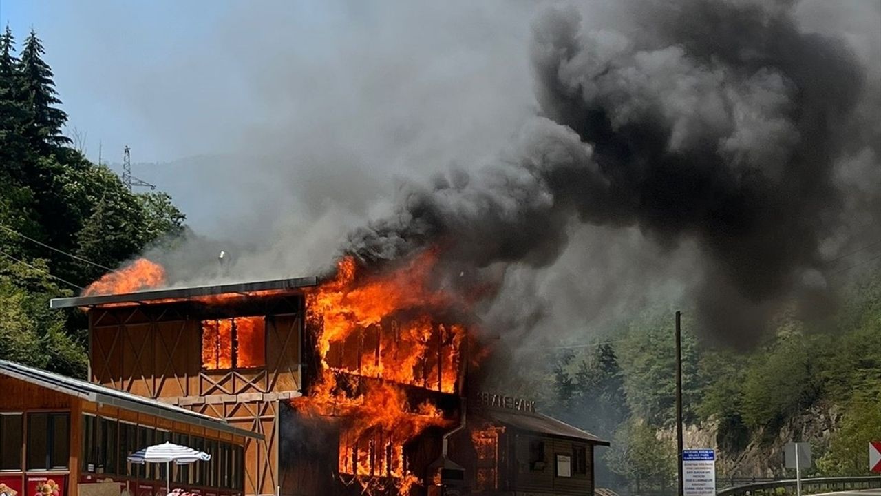 Giresun Dereli'de Restoran Yangını: Sosyal Tesis Kullanılamaz Hale Geldi