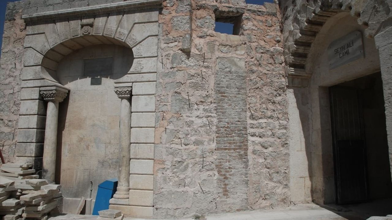 Hatay Antakya'da 1571 Yapımı Şeyh Ali Camisi'nin Restorasyonu Sürüyor