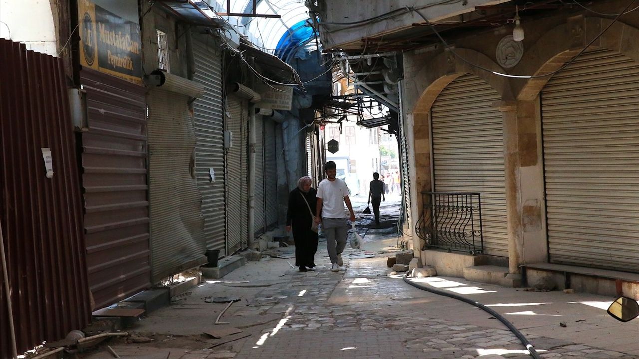 Hatay'daki Tarihi Uzun Çarşı'da Restorasyon Çalışmaları Devam Ediyor