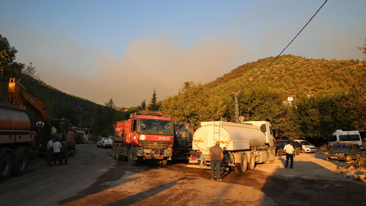 Hatay Hassa'da Orman Yangını: 470 Personel ve 5 Helikopterle Müdahale