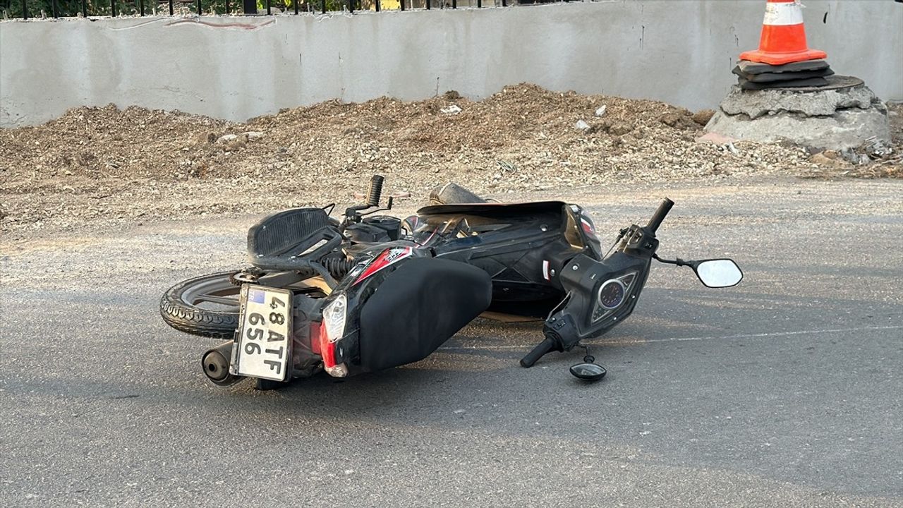 Hatay İskenderun'da Trafik Kazası: Otobüsün Altına Savrulan Kişi Öldü