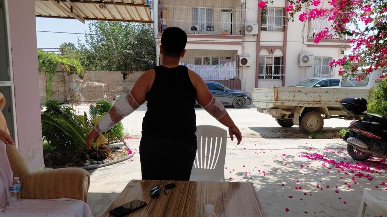 Hatay Samandağ'da Sahipsiz Köpek Saldırısı: 10 Yaşındaki Çocuk Yaralandı